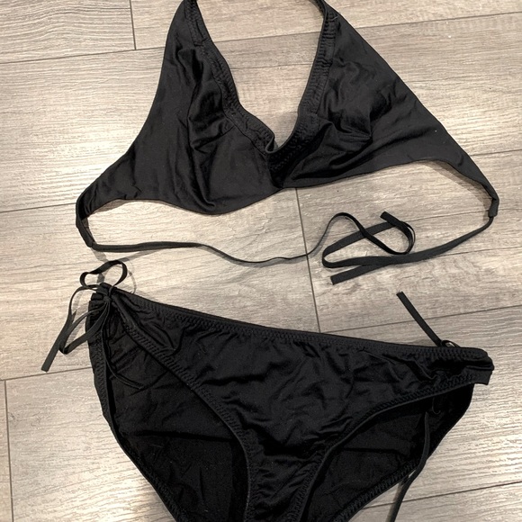 Malia Mills JUST MARRIED Black Halter Bikini - Picture 3 of 3